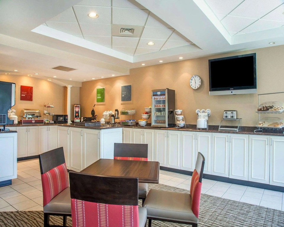 Comfort Suites West Warwick - Providence