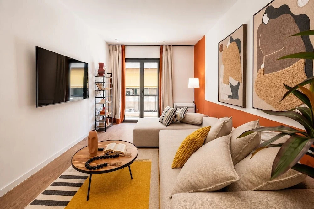 LIV - Upscale Athenian Apartment 3A