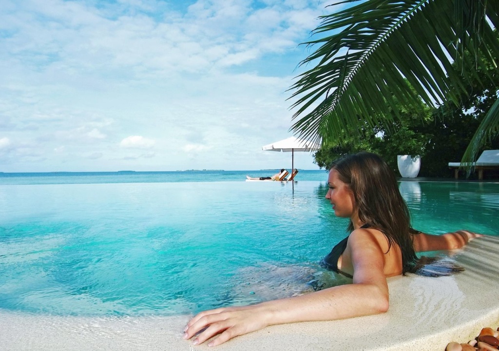 Курорт Adaaran Prestige Water Villas - with Dine around Premium All inclusive - 24 hours   45 Minutes from Male by Seaplane