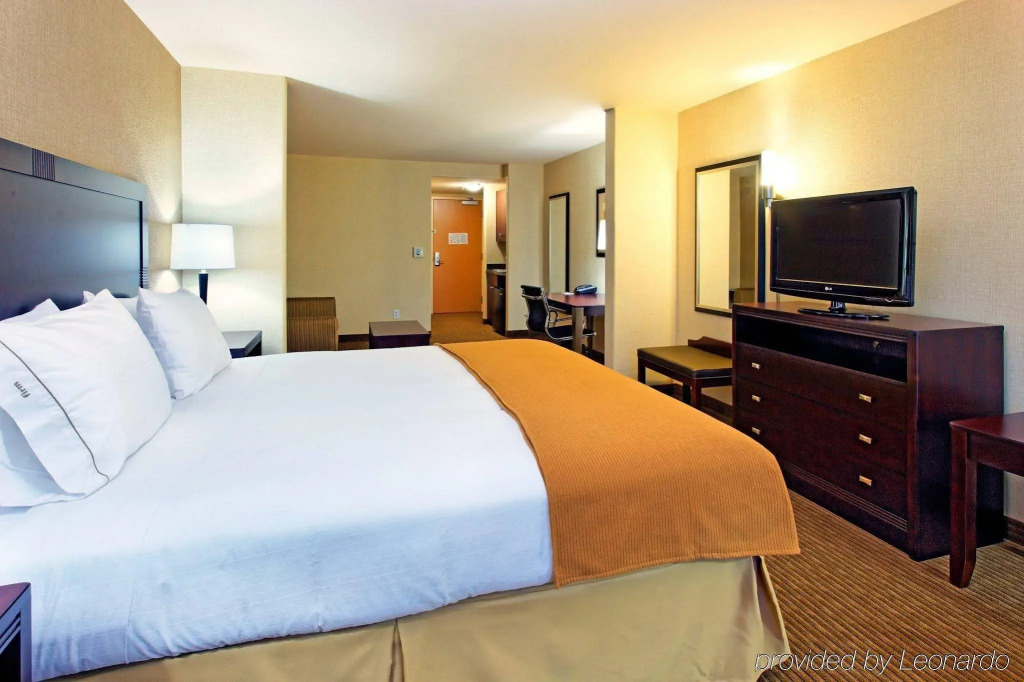 Holiday Inn Express Fresno Northwest - Herndon by IHG