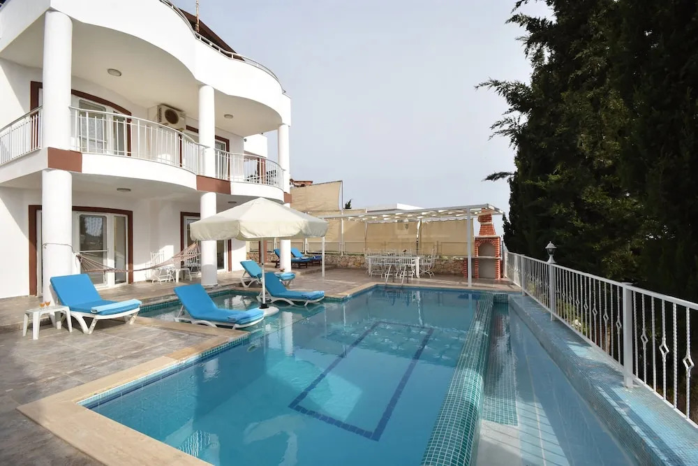 Villa Yonca by Helaltatilvillari