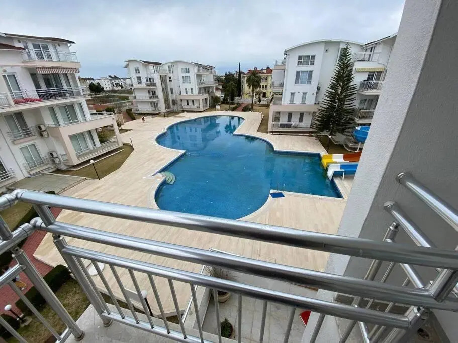 Lovely 3 Bedrooms Luxury APT with pool and Gym