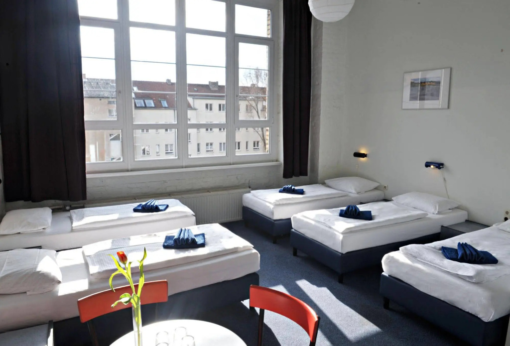 Hotel Transit