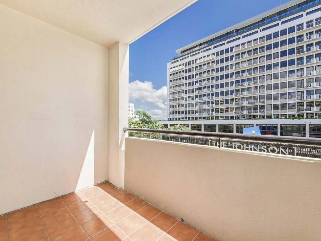 Spring Hill Central Apartments