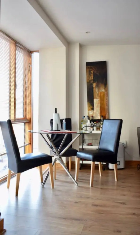 Spacious Ifsc 2 Bedroom Flat With Balcony