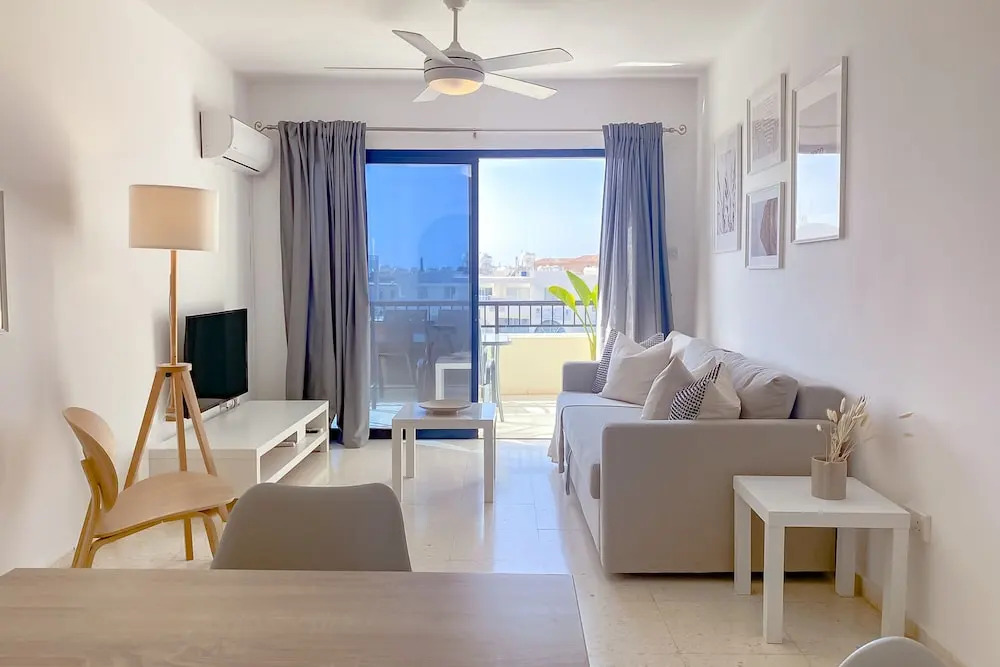 Phaedrus Living Byzantium Modern City Flat