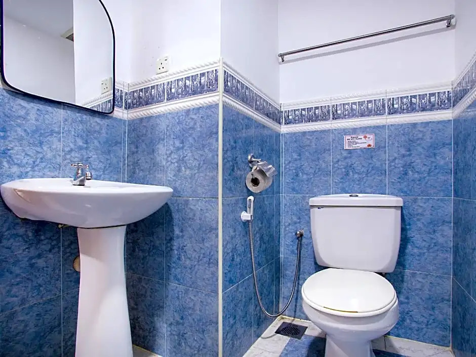 OYO 43963 T Signature Hotel