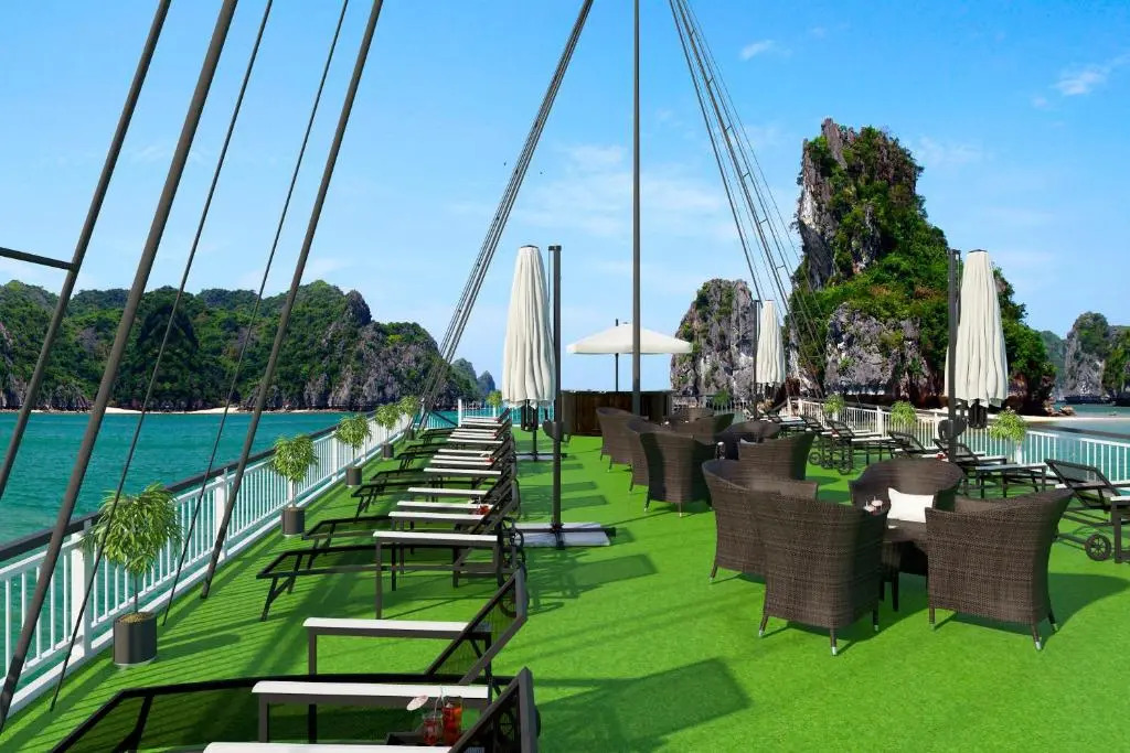 Dora cruise Lan Ha bay 5 star