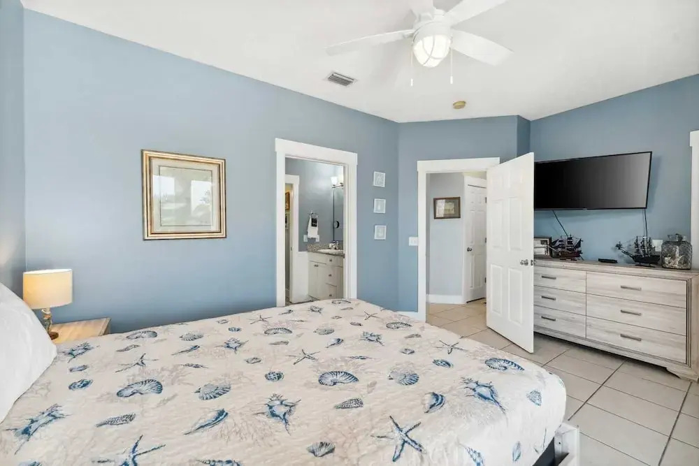 Seafoam by Avantstay 2 Blocks to Beach!