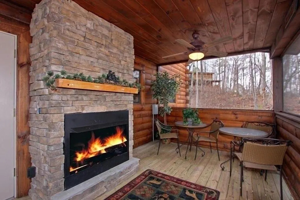 Secluded Memories 2 Bedroom Cabin by RedAwning