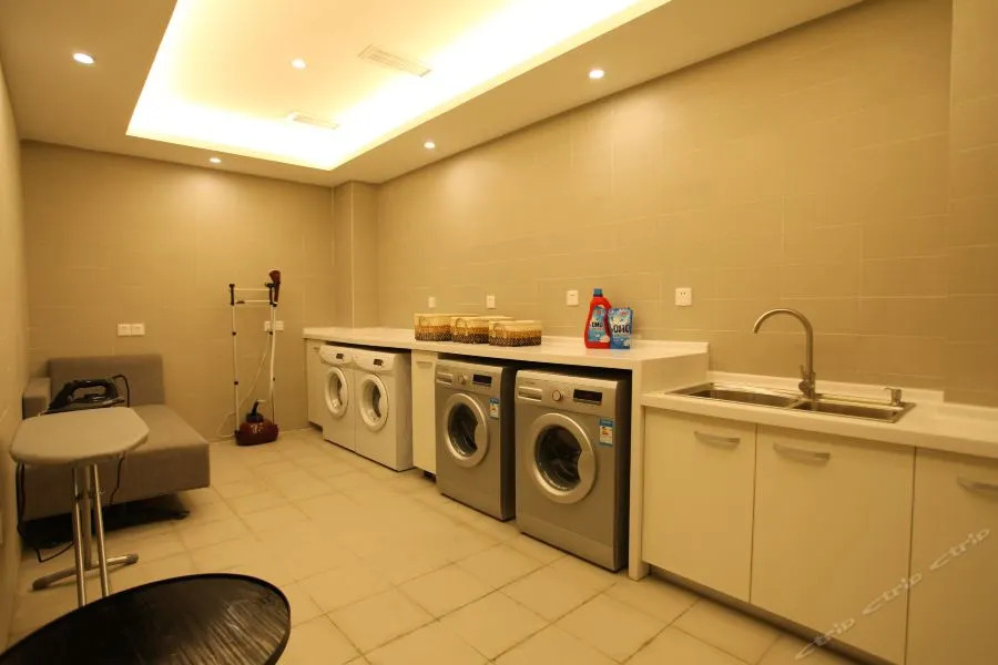Atour Hotel