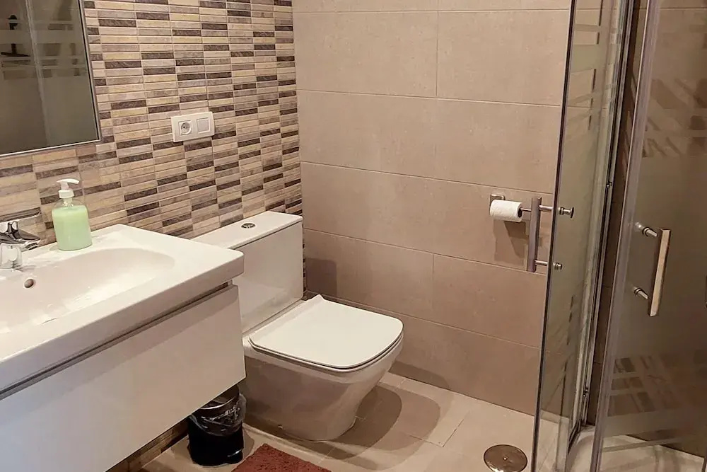 Flat in Villajoyosa with Sea Views & Pool
