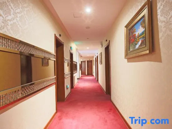 Tianfu Hotel (Yichun Lindu Wood Sculpture Park)