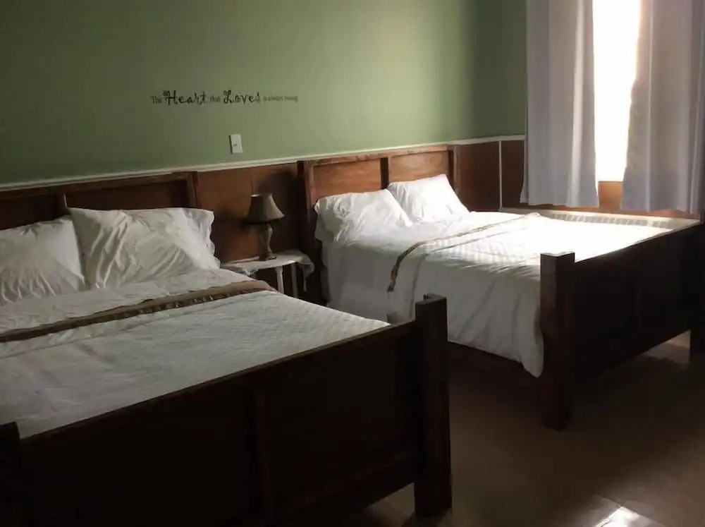 Genevieve Bay Inn