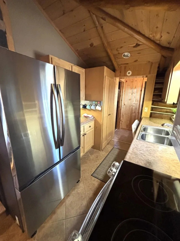 Yodeling Loon Hideaway 3 Bedroom Home
