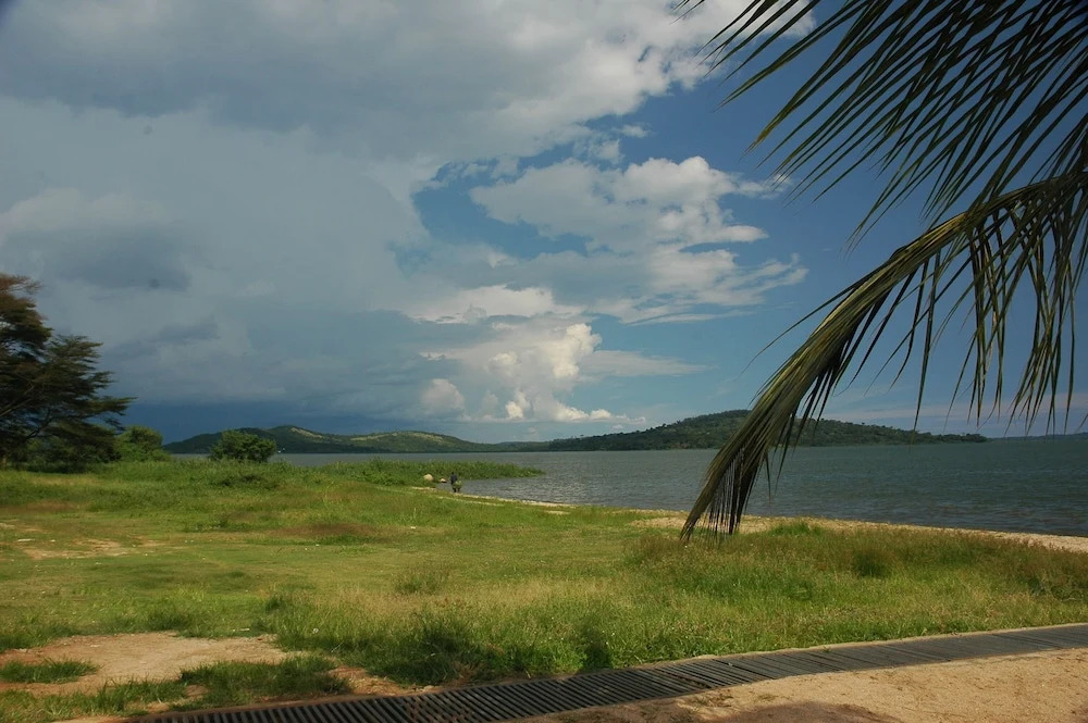 Victoria Lake View Guesthouse & Safaris
