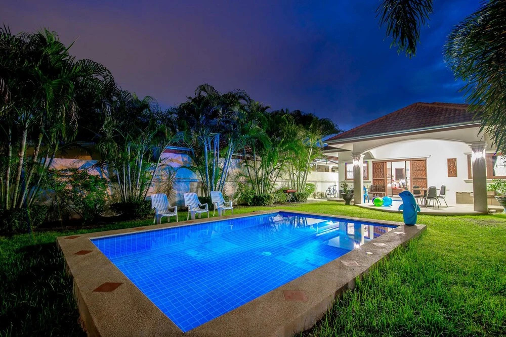 Sunshine Pool Villa
