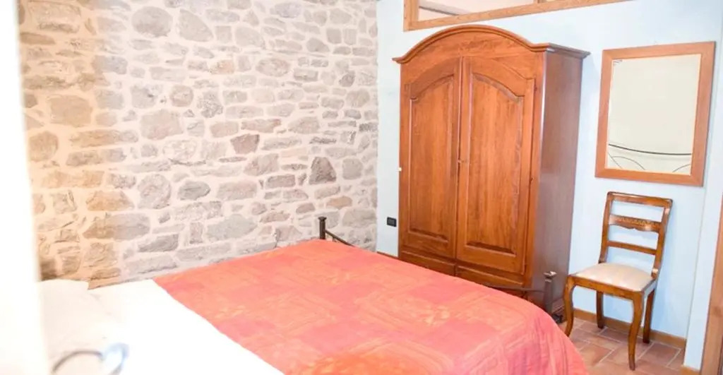 Charming house in Caprese Michelangelo with shared pool