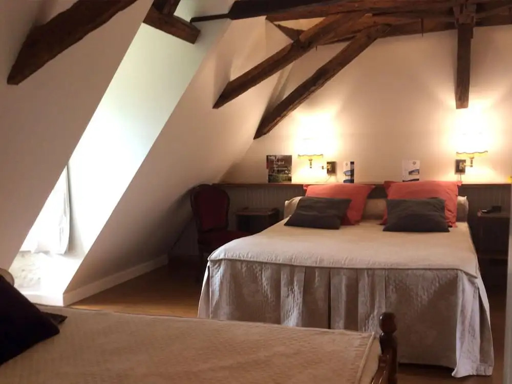 Lavish Villa on an Exclusive Estate in Liorac-sur-louyre With Pool