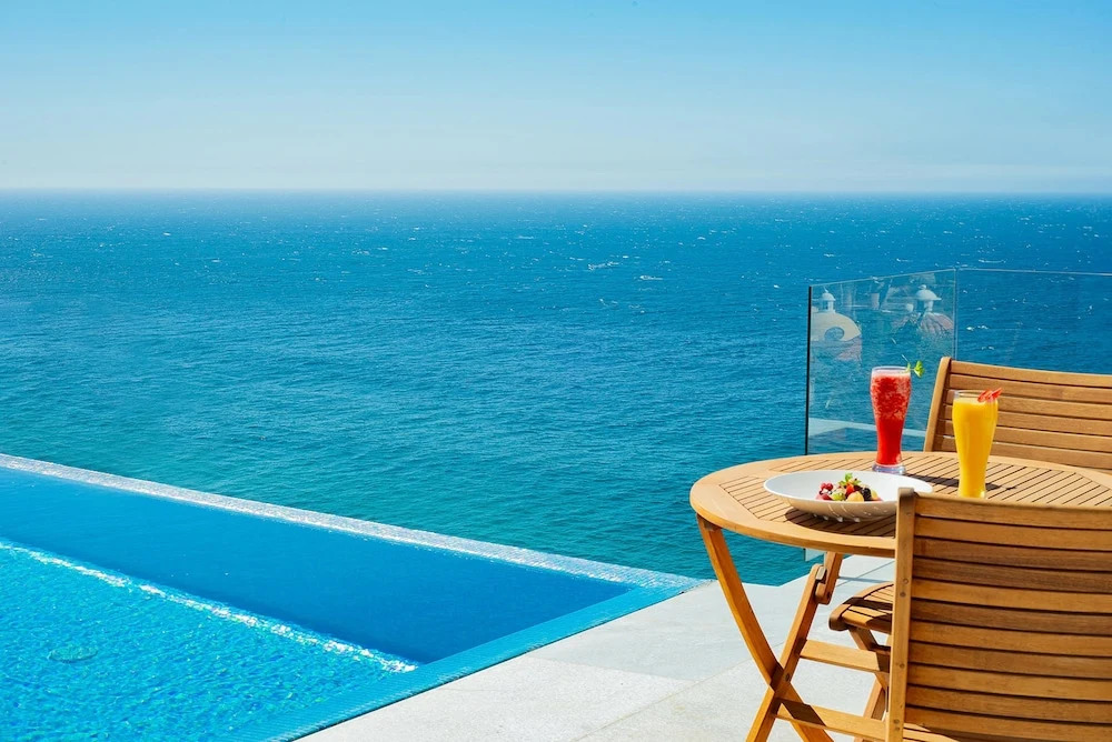 Spectacular Modern Luxury and Exceptional Amenities at Mantea Casa Cabo in Pedregal