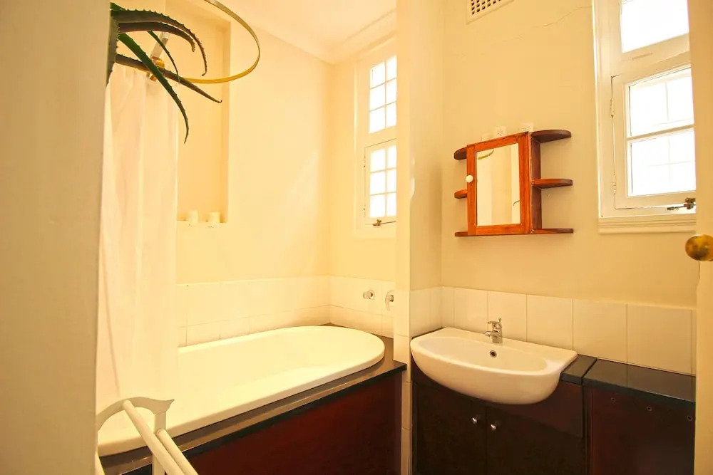 Victoria Court 111 - in Cape Town (Camps Bay)