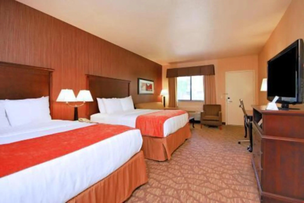Comfort Suites Near Fairplex