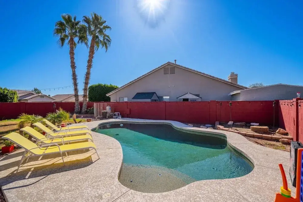 Glendale w Pool & Games