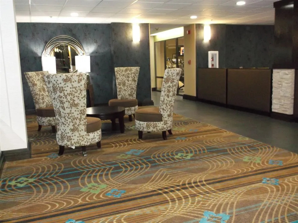 Holiday Inn Express Hotel & Suites Bentonville by IHG