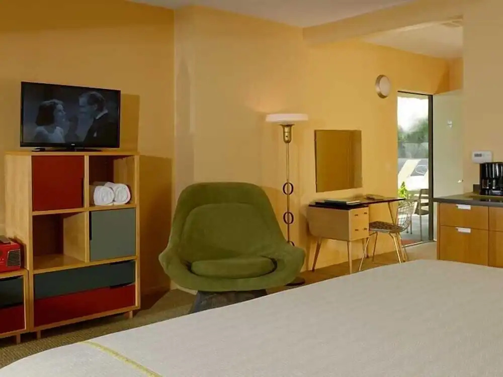 Orbit In - 21 and Over - A Town & Desert Boutique Hotel
