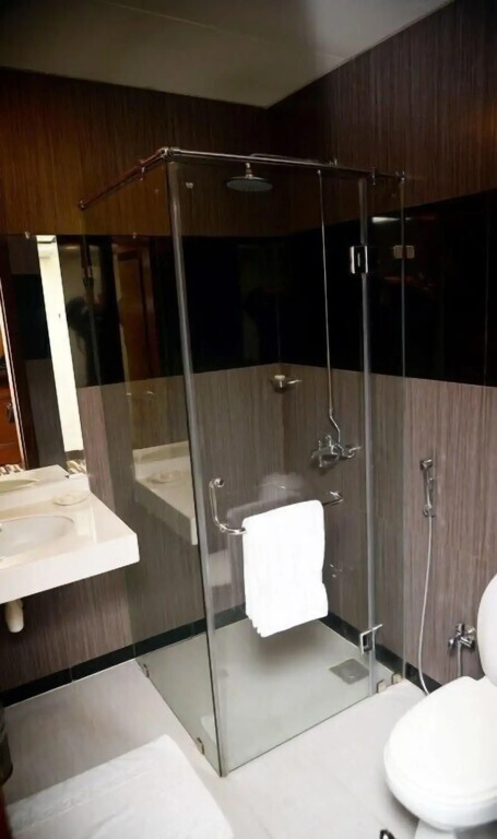 Avari Xpress Gulberg
