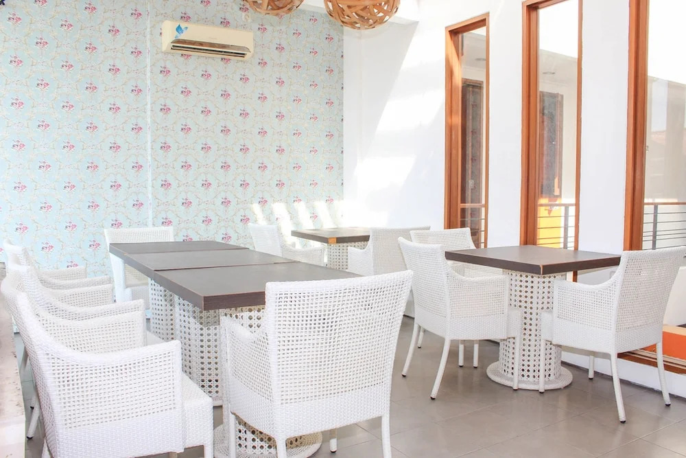 Airy Wijaya Kusuma Dukuh Kupang Timur 20 Surabaya