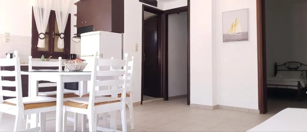 Gompos Apartment - Cozy Apartment next to the sea - Amazing Sea View