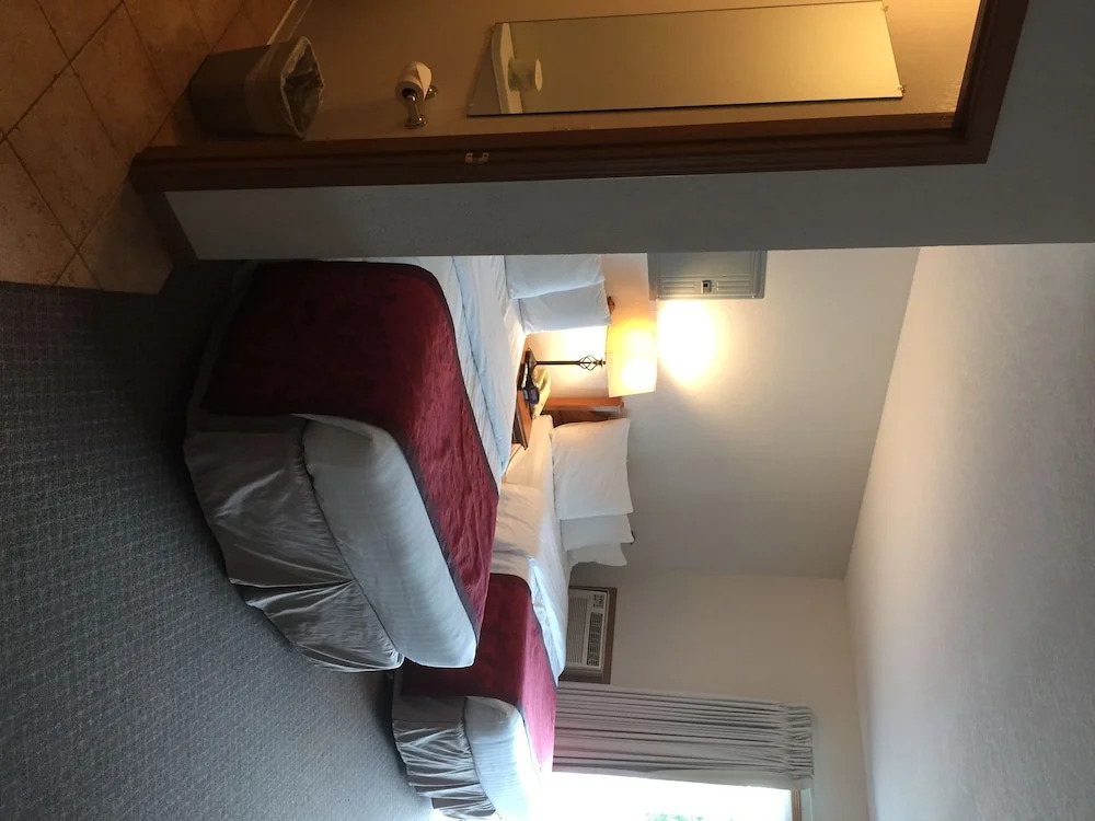 Naders Motel & Suites
