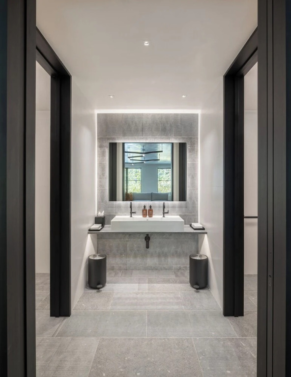 Aspen St Lodge by Rove 10br With Outdoor Amenities
