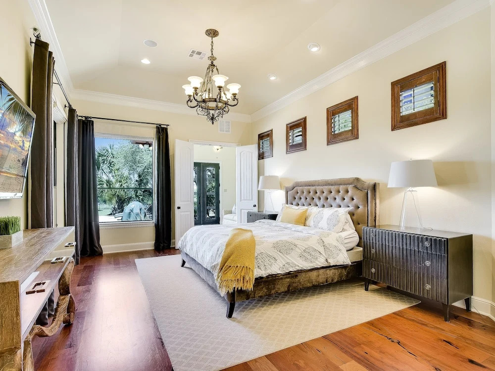 The Arrive Sunrise Estate On Lake Austin 5 Bedroom Estate