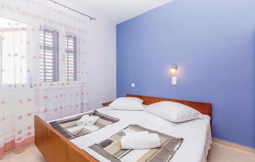 Amazing Home in Kampor With Wifi and 5 Bedrooms