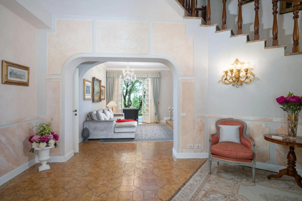 Villa Relais at the gates of Chianti-Relais "Le Fornacelle"