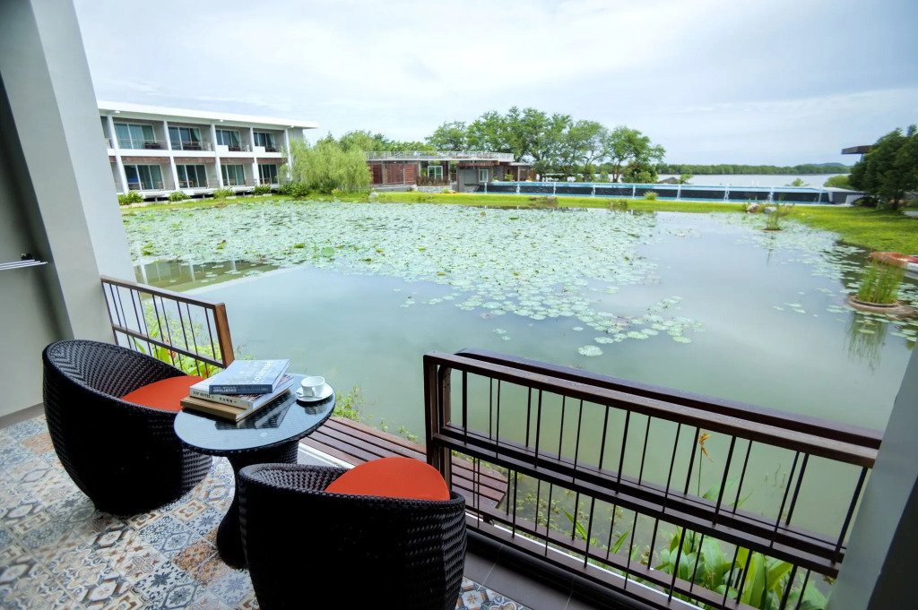 Baan Rim Ao