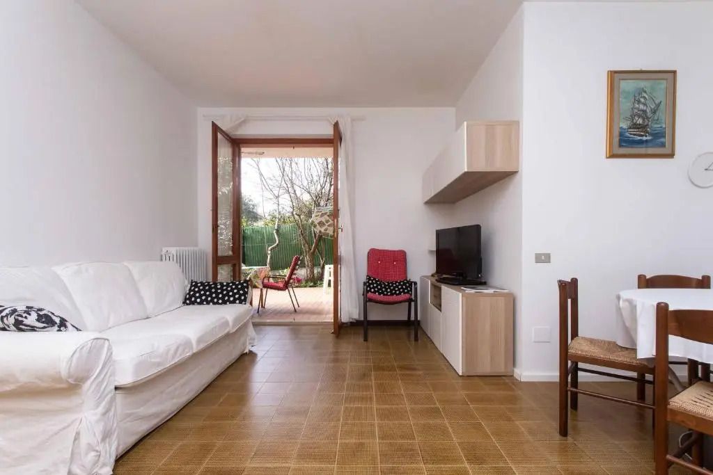 N222 - Numana, Delizioso Bilocale Con Portico