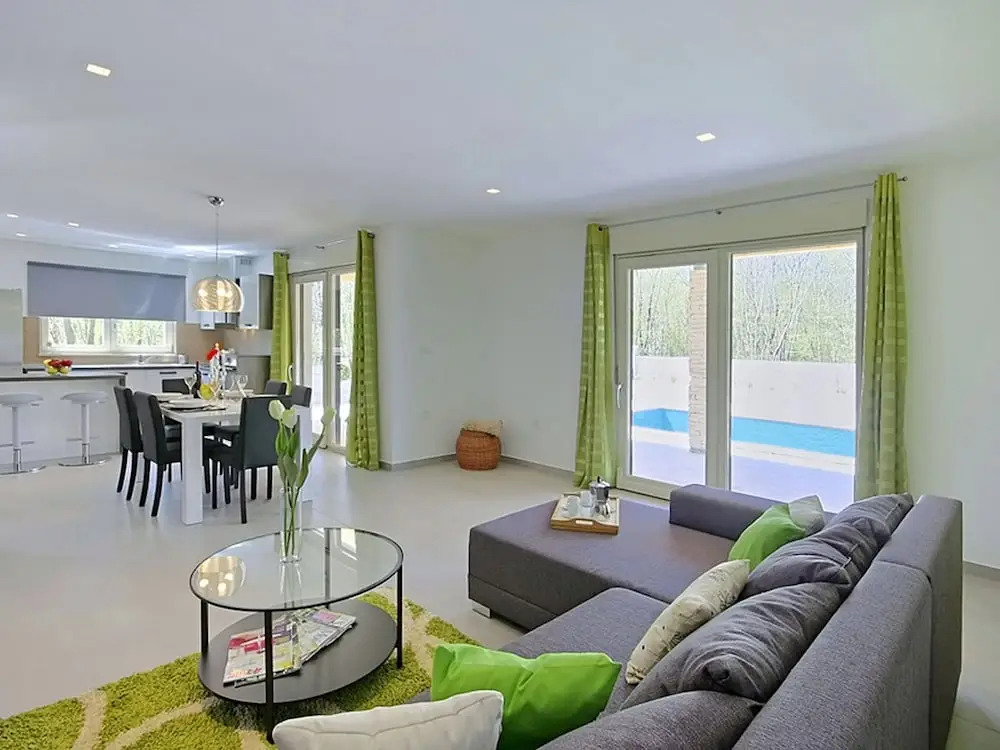 Gorgeous Villa in Belavici With Swimming Pool