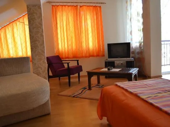 Bache Apartments