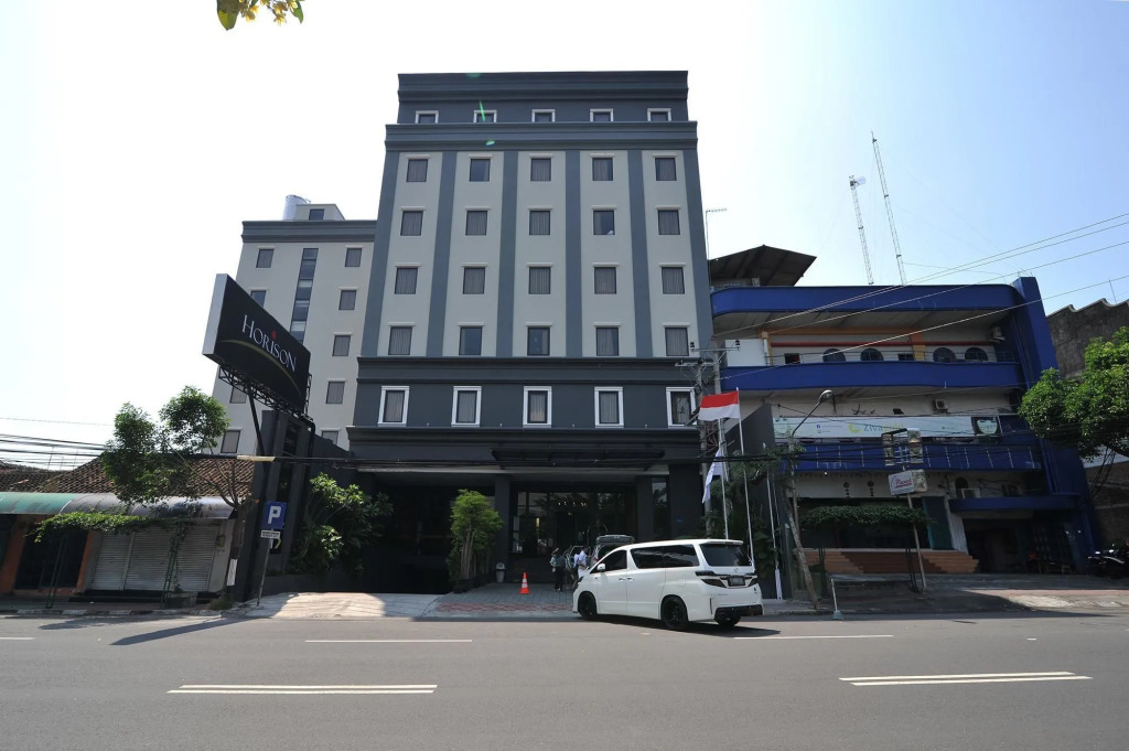 Grand Kangen Hotel Urip Sumoharjo