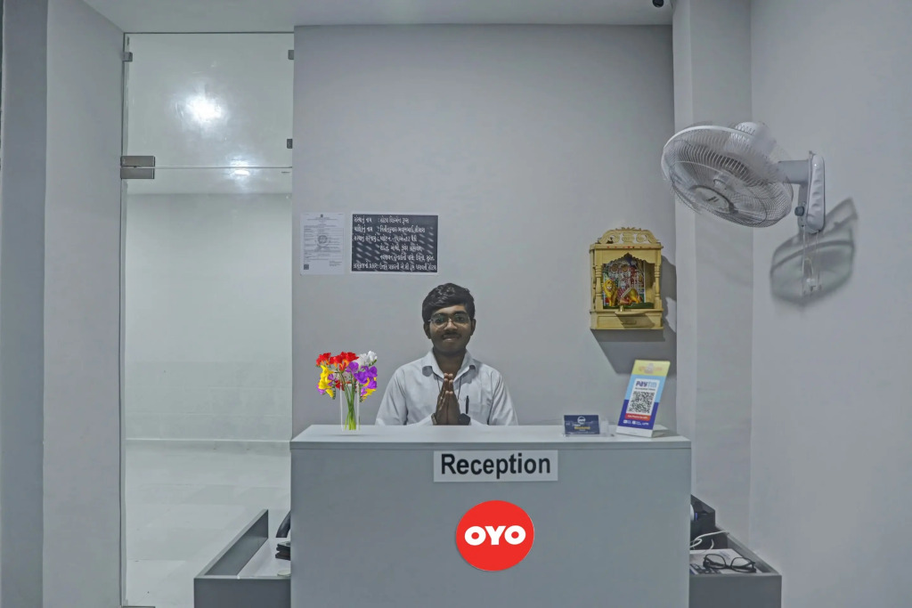 OYO 90450 Hotel Weekend Rooms