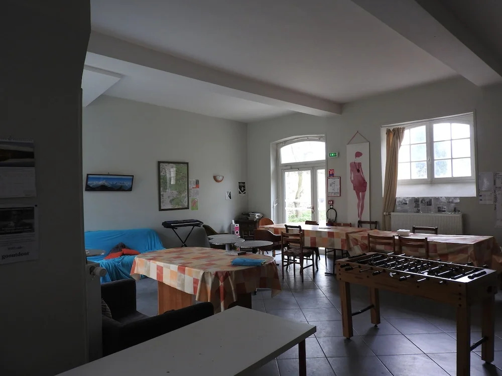 Fontaineblhostel hostel & camping near Fontainebleau
