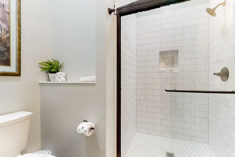 Classy Cottage With a Washer/dryer, Central AC, & Fast Wifi - Near Beaches