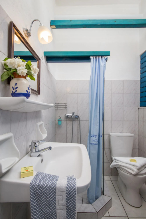 Kerame Studios & Apartments