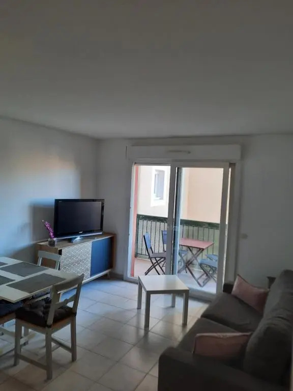 joli F2 46m2 menton centre, balcon,parking