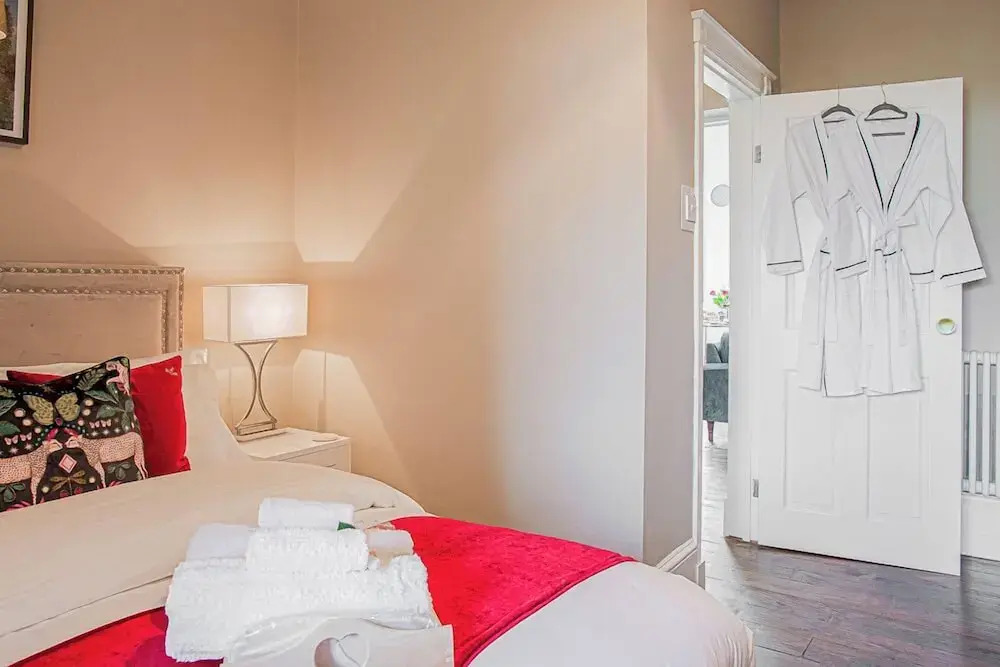 Stylish Grade II Apartment - The London