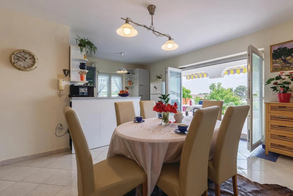Four-Bedroom Holiday Home In Vodnjan