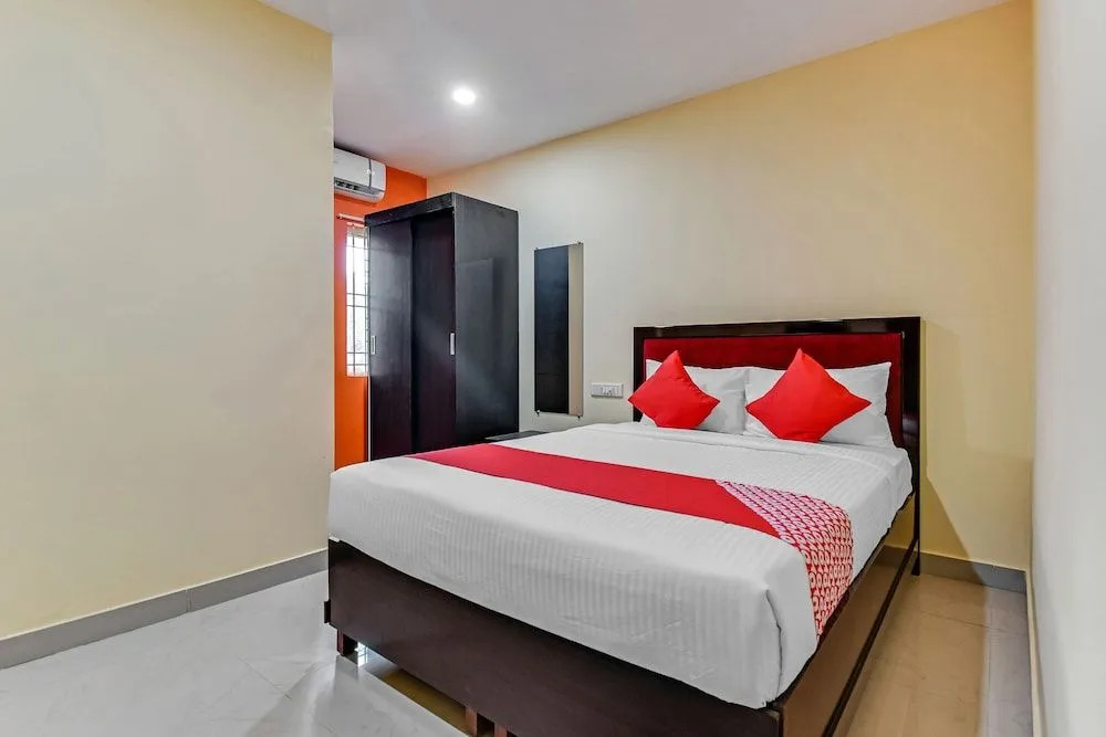 OYO Flagship 46682 New Andra House